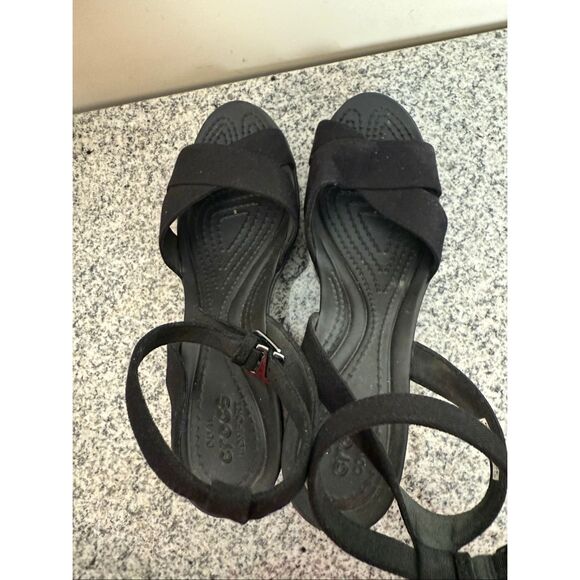 Crocs Leigh II Ankle Strap Wedge Sandals 204950 Black Buckle Comfort Size W10 - Picture 2 of 5